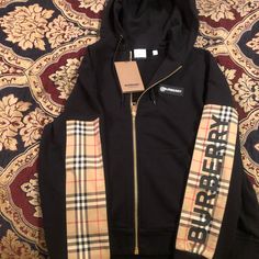 100% Authentic!!!..Burberry Vintage Check Panel Oversized Jacket - Large / Black. This Is A Unisex Outfit That Can Be Worn For A Men Or Women Burberry Women Outfits, Burberry Jacket Women, Unisex Clothes, Burberry Vintage, Burberry Jacket, Burberry Women, Oversized Jacket, Large Black, Black Color