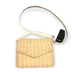 Forever 21 Woven Structured Box Crossbody Bag New Perfect For Those Summer Days Or For A Beach Outfit Or Vacation Crossbody Bag Outfit, Faux Fur Purse, Forever 21 Bags, Purple Handbags, Fur Purse, Brown Crossbody Bag, Pink Crossbody Bag, Pink Quilts, Small Crossbody Purse