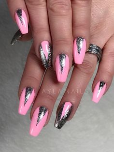 Makeup Nails Designs, Makeup Nails Art, Fancy Nails Designs, Her Nails, Pink Nail Art, Pretty Nail Art Designs, Black Nail, Pretty Nail Art, Nail Designs Glitter