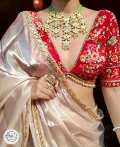 Basic Blouse Designs, Blouse For Saree, Blouse Party Wear, Saree Blouse Styles, Lehenga Saree Design, Traditional Blouse Designs