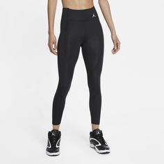 Jordan Essential Mallas de 7/8 - Mujer - Negro Nike Jordans Women, Jordan Essentials, Leggings Nike, Jordan 7, Jordans Women, Running Leggings, Women Essentials, Nike Store, Black White Fashion