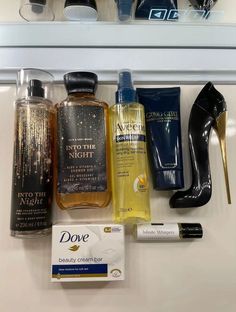 Washday Routine, Aveeno Skin Relief, Body Oil Spray, Fragrances Perfume Woman, Body Hygiene, Perfume Collection Fragrance, Shower Skin Care, Body Smells, Perfect Skin Care Routine