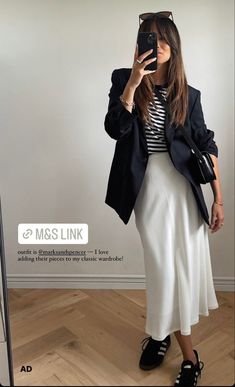 Sneakers Outfit Work Summer, Elevated Casual Summer Outfits, Elegant Sneakers Outfit, Team Building Outfit Ideas, Ny Outfits Spring, Midi Skirt Work Outfit, Classy Mom Outfits, Wide Hips Outfit, Black Wedding Guest Outfit