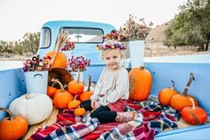 Family Truck, Fall Family Photo Ideas, Truck Pics, Event Florals, Family Photo Ideas, Fall Mini Sessions, Flower Truck, Blue Truck