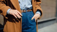 Best Jeans For Long Torso & Short Legs 2022: Shop These Styles Now – StyleCaster Denim Shorts Long, Moda Denim, Flattering Jeans, Blue Striped Shirt, Jean Trends, Long Jeans, Denim Trends, Long Torso, Cropped Tops