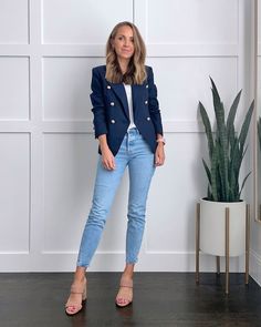 Blazer Blue Outfit, Navy Blazer Outfit, Sky Blue Outfit, Blazer Outfit Ideas, Navy Blue Outfit, Outfit Ideas For Fall, Basic White Tee, Fall Jeans