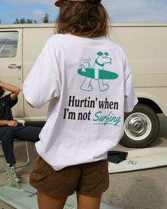 Hurtin' Retro Tee Surf Clothes, Vintage Surfwear, Surf Apparel, Retro Surf, Surf Tee, Surf Shirt, Vintage Surf, Screen Printing Shirts, Surf Outfit