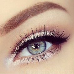 Makeup, Style & Beauty Glitter Beard, Classic Eyeliner, Diy Makeup Remover, Makeup Recipes, Michelle Phan, Makijaż Smokey Eye, Wedding Makeup Looks, Makeup Hacks, Hooded Eyes