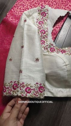 White And Pink Blouse Designs, Reception Maggam Work Blouses, Resham Work Blouse Designs, Neckline Work Designs, Cream Saree With Contrast Blouse, Pink Combination Sarees, Beats Work Blouse Design, Thread Work For Blouse, Pink Saree With White Blouse