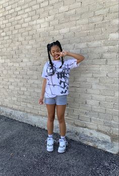 Jordans With Outfits, Y2k Outfits Jordans, Y2k Jordan 4 Outfit, Summer Fit Streetwear, Cute Summer Streetwear Outfits, Cute Outfits With Jordans Summer, Girls Jordan 4 Outfit, Tomboy Summer Outfits Shorts, Cute Jordan 4 Outfits