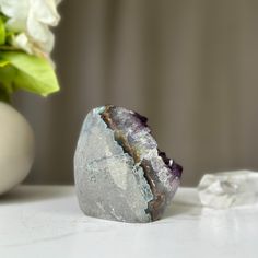 This is a unique Amethyst. The stone you will receive is the exact one as in the picture. ✧ MEASURES: Width: 2.5 in x Height: 3 in Weight 1.1 lb (509 gr) Spiritual Agate Gemstone Crystals, Raw Stone Geodes In Mineral Crystal As Gift, Unique Healing Gemstone Geodes, Healing Gemstone Geodes, Unique Healing Geodes, Unique Geodes For Healing, Large Agate Geode For Spiritual Purposes, Healing Agate Geode Gemstones, Large Agate Geode For Spiritual Use