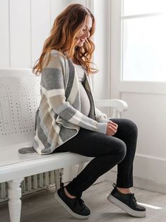 Pregnancy Fashion Winter, Cute Work Outfits, Stylish Maternity Outfits, Winter Maternity