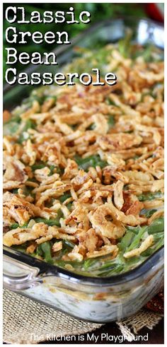 a casserole dish with green beans and crumbs