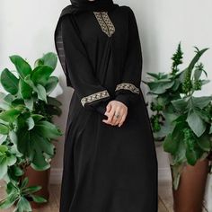 This stunning long abaya features a flowy silhouette, ensuring both comfort and elegance. Crafted from lightweight, breathable fabric, it showcases intricate prints that add a touch of personality to your look. Perfect for any occasion, this abaya offers modest coverage without compromising on style. Materials: - Polyester Size:  - S, M, L, XL (Refer to size chart) Key Features: - Light-Filtering Sheer Fabric - Elegant Solid Color Options - Easy Rod Pocket Design Please note that due to manufact Printed Abaya, Habits Musulmans, Head Coverings, Dress Muslim, Muslim Outfits, Islamic Clothing, Modest Clothing, Head Covering, Sheer Fabrics