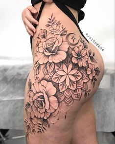 Sensual Tattoo, Design Of Flowers, Bum Tattoo, Pretty Tattoos For Women, Tatuaje A Color