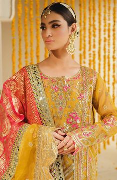 Pakistani Kameez, Pakistani Mehndi Dress, Pakistani Mehndi, Mehndi Dress, Clothing Studio, Pakistani Wedding Dress, Moroccan Pattern, Embroidered Organza, Organza Dupatta