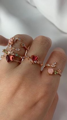 Many Rings On Hand Aesthetic, Colorful Rings Aesthetic, Cute Aesthetic Rings, Princess Jewelry Aesthetic, Colorful Jewelry Aesthetic, Cute Rings Aesthetic, Vintage Rings Aesthetic, Katherine Core, Jewelry Aesthetic Rings