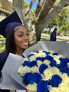 Graduation roses bouquet 2023 grad blue white roses grad cap graduation slefie graduation make up Graduation Flower Pictures, Blue Graduation Aesthetic, Graduation Flowers Bouquet Blue, Architect Graduation Cap Ideas, Graduation Pictures With Flower Bouquet, Blue Cap Decoration Graduation, Bouquet Of Flowers Graduation, Grad Flowers Bouquet, Blue Graduation Cap Designs