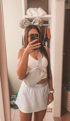 Disney Outfit Inspo, Belt Bag Outfit, Disney Inspired Nails, Disney Bachelorette, Outfits Sporty, Cute Disney Outfits, Disney World Outfits, Disneyland Outfits, Lululemon Outfits