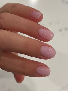 Small Nails Ideas Aesthetic, Real Nail Ideas Short, Fingertip Length Nails, Nails No Acrylic Short, Small Simple Nails, No Acrylic Nail Ideas Short, Nail Inspo Short Natural, Short Nail Beds Ideas, Square Oval Nails Short