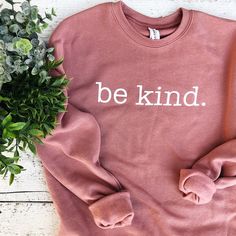 Cricut Sweatshirt Ideas, Cute Sweats, Circuit Crafts, Good Vibes Shirt, Simple Sweatshirt, Cricut Shirts, Shirt Quotes, Long Kurta, Diy Sweatshirt