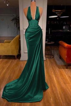 Green Dresses For Prom, Prom Dress Elegant, Spanish Dress, Prom Dress Inspo, Best Online Clothing Stores, Prom Dresses Elegant, Classy Wedding Dress, Prom Dresses Long Mermaid, Mermaid Prom Dress