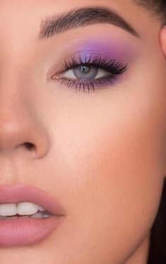 Eye Look Inspiration, Color Full Makeup Looks, Basic Purple Eyeshadow, Purple Shadow Makeup, Hooded Eye Purple Makeup, Pop Of Purple Eye Makeup, Shimmery Purple Eye Makeup, Purple Eyeshadow For Blue Eyes, Purple Eyeshadow Hooded Eyes