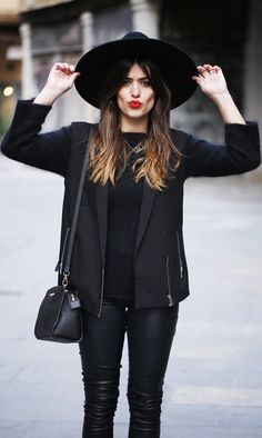 Black Black Clothes, Elegante Casual, Looks Black, Style Noir, All Black Outfit, Grunge Style, Komplette Outfits, Mode Inspiration, Bella Hadid