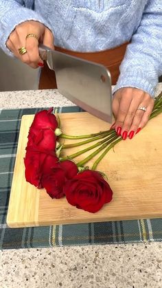 Easy romantic centrepiece idea 🌹 #shorts #short #rose #love #decor #flower #wow #garden #romantic - YouTube