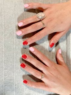 Nature Nail Colors, Short Nails Spring Ideas, Summer Short Nails Square, 2 Pink Nails, Cute Valentines Nails Short Pink And Red, Red An Pink Nails, Red Nails With Pink Accent Nail, Nails Inspo Red And Pink, Ted And Pink Nails