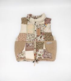 Fall Fashion 2023, Patchwork Ideas, Patchwork Vest, Quilted Clothes, Quilt Jacket, Handmade Clothing, Light Bright, Cozy Flannel, Comfy Cozy