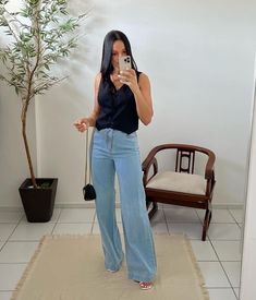 21 Amazing Wide Leg Jeans Outfits I'm Wearing On Repeat - The Wandering Girl High Waisted Wide Leg Jeans Outfit, Wide Leg Jeans Outfit Summer, How To Style Wide Leg Jeans, Edgy Fall Outfits, White Wide Leg Jeans, Dark Blue Denim Jacket, Black Cropped Jacket