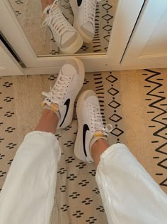 Nike Blazers Low Outfit Ideas, Clean Girl Shoes Aesthetic, Outfits Con Tenis Nike, Nike Blazer Aesthetic, Nike Shoes Aesthetic, Tenis Aesthetic, Shoes For 2023, Nike Aesthetic