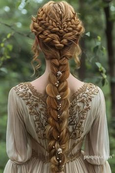 Lyanna Mormont, Κούρεμα Bob, Gorgeous Braids, Fishtail Braid, Pretty Braided Hairstyles, Celtic Wedding, Unique Hairstyles