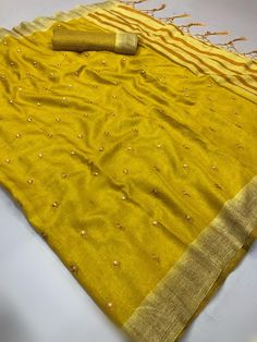 Linen Silk Saree, Indian Fashion Trends, Fancy Saree, Saree Embroidery, Saree Embroidery Design, Kota Sarees, Sari Blouse Designs, Silk Saree Blouse Designs, Simple Sarees