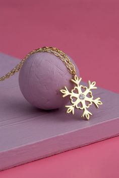 Delicate Winter Snowflake Charm Necklace for Women, Christmas Necklace Gift for Her, 14k 18k Gold Diamond Necklace, Winter Jewelry FEATURES * Solid Gold (real gold, not gold plated or gold filled material) * Gold Karat: 10K (417) - 14K (585) - 18K (750) (optional) * Pendant Height: 0.61 Inches (1.50 cm) * Pendant Width: 0.52 Inches (1.50 cm) * Available Gold Color: Yellow gold, rose gold and white gold (optional) * Diamond weight: 0.02 ct * Diamond color: G-H Color * Diamond clarity: SI Our gold Christmas Celebration Yellow Gold Jewelry, Gold Necklaces For Holiday, Gold Jewelry Christmas Gift For Her, Christmas Jewelry Gift For Her, Elegant Gold Jewelry For Holiday, Elegant Gold Jewelry For Holidays, Elegant Gold Necklace For Holidays, Elegant Holiday Necklaces For Celebrations, Elegant Holiday Gold Jewelry