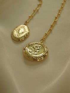 A vintage-inspired locket necklace with a fully functional locket to store little pictures of those close to your heart.

Gold base colour
14k Gold plating

Measurements. Length 52cm + 5cm extension. Gabi The Label, Perfume Spray, Locket Necklace, Gold Plated Jewelry, Gold Plating, Cleaning Clothes, Base Colour, Locket, The Label