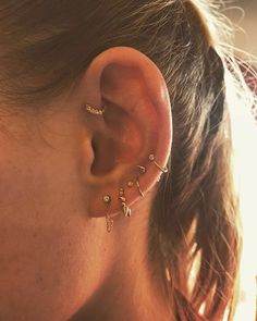 an ear piercing is seen on the instagramr