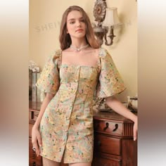 Floral Dress Never Worn.L 8/10 Gaun Koktail, Chique Outfit, Stylish Short Dresses, Looks Street Style, Button Front Dress, Vestidos Vintage, Fashion Attire, Moda Vintage, Dress For Short Women