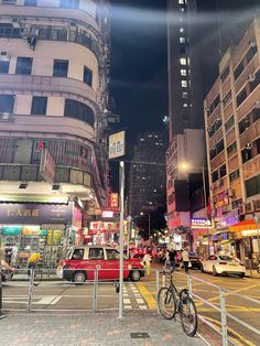 Exploring Hongkong Mongkok Hong Kong, Vintage Hong Kong Aesthetic, Hong Kong Bucket List, Hong Kong Luxury, Hong Kong Night, Hong Kong Street, Hong Kong City