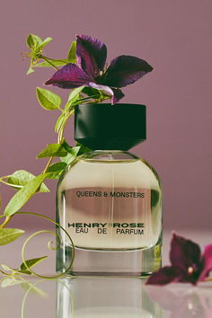 Henry Rose Perfume, Smell Like Roses Products, Matcha Perfume, Clean Smelling Perfume, Perfume Product Photography, Popular Perfumes Woman, Niche Perfume Collection, Tea Perfume, Beauty Campaign