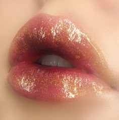 Glossy Lips Makeup, Make Up Gold, Drag Make-up, Nude Lip Gloss, Kesha, Nude Lip, Makeup Tricks