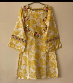 Simple Dress Casual, Nikkah Dress, Girls Dresses Sewing, Simple Kurti, Dresses Sewing, Indian Designer Suits, Latest Dress Design, Neck Designs For Suits, Stylish Short Dresses