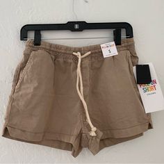 Brand New With Tags. No Flaws Or Wear. Casual Brown Drawstring Shorts, Casual Brown Shorts For Day Out, Casual Khaki Shorts For Day Out, Casual Brown Shorts For Vacation, Casual Brown Shorts For Beach Season, Short Celebrities, Pink Pull, Celebrity Pink Jeans, Retro Jeans