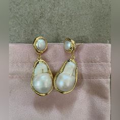 Beautiful Oversized Baroque Pearl And Gold Earrings Never Worn Chic White Chandelier Earrings Gift, Pearl And Gold Earrings, Pearl Baroque, Baroque Pearls, New Color, Gold Earrings, Dangle Earrings, Jewelry Earrings, Women Jewelry