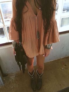 ╰☆╮Boho chic bohemian boho style hippy hippie chic bohème vibe gypsy fashion indie folk the 70s . ╰☆╮ Mode Indie, Looks Hippie, Look Boho Chic, Fest Outfits, Diy Kostüm, Skandinavian Fashion, Mode Boho