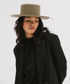 The Maise features a telescope crown + flat brim, an ideal combination of shapes to complete any outfit. With a brim that is neither too short or too wide, the Maise flawlessly frames every face. This hat includes an adjustable, layered leather band with our signature xx and temperature regulating wool felt to keep you comfortable all season. Fall Flat Brim Top Hat, Modern Adjustable Hats For Everyday, Modern Adjustable Hat For Everyday, Modern Adjustable Hats For Everyday Wear, Modern Curved Brim Hat For Fall, Modern Wide Brim Fedora For Everyday, Modern Wide Brim Hat For Everyday, Modern Curved Brim Fall Hats, Modern Everyday Hats