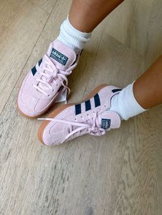 Addidas Gazelle Shoes Outfit Ideas Women, Pink And Blue Sambas, Sneakers Summer 2024, Adidas Shoes Aesthetic, Mode Shoes, Trendy Shoes Sneakers, Shoe Wishlist