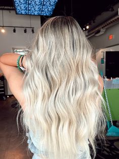 Root Tap Blonde, Blonde Blonde Balayage, Root Smudge Blonde, Smudge Root, Root Tap, Blonde Bright, Hot Mess Hair, Rooted Blonde, Root Smudge