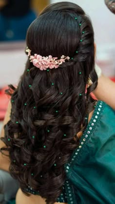 Reception Hairdo For Bride, Front Hairstyle For Traditional Saree, Hair Styles For Sarees Indian Wedding, Hairstyle For Reception Bridal, Wedding Hairstyles For Short Hair Indian, Indian Reception Hairstyles, Hair Styles For Marriage, Engagement Hairstyles Front Look, Hair Styles For Reception